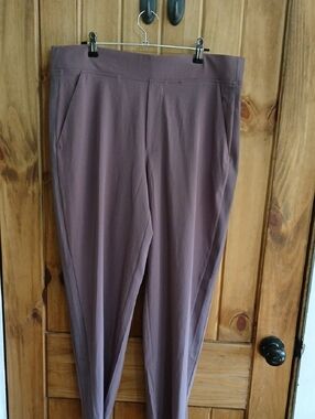Athleta Jogger Pants - 12